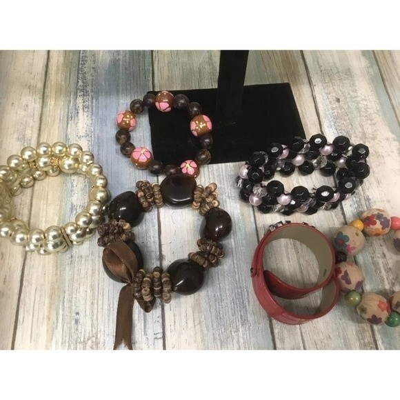 20 Assorted Bracelet Lot - Picture 4 of 4